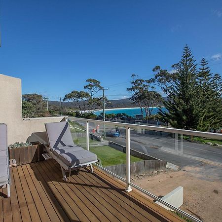Quarterdeck Apartment Binalong Bay Екстер'єр фото