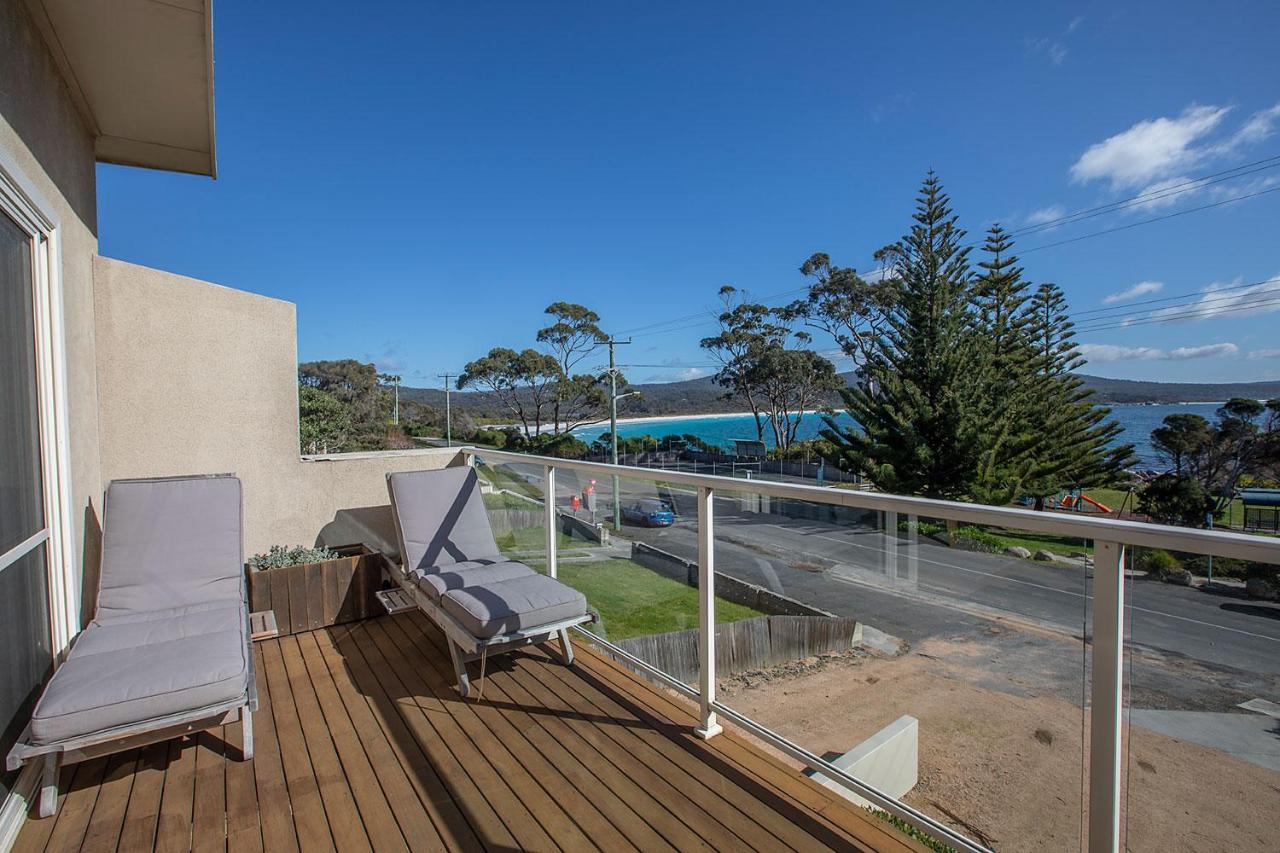 Quarterdeck Apartment Binalong Bay Екстер'єр фото